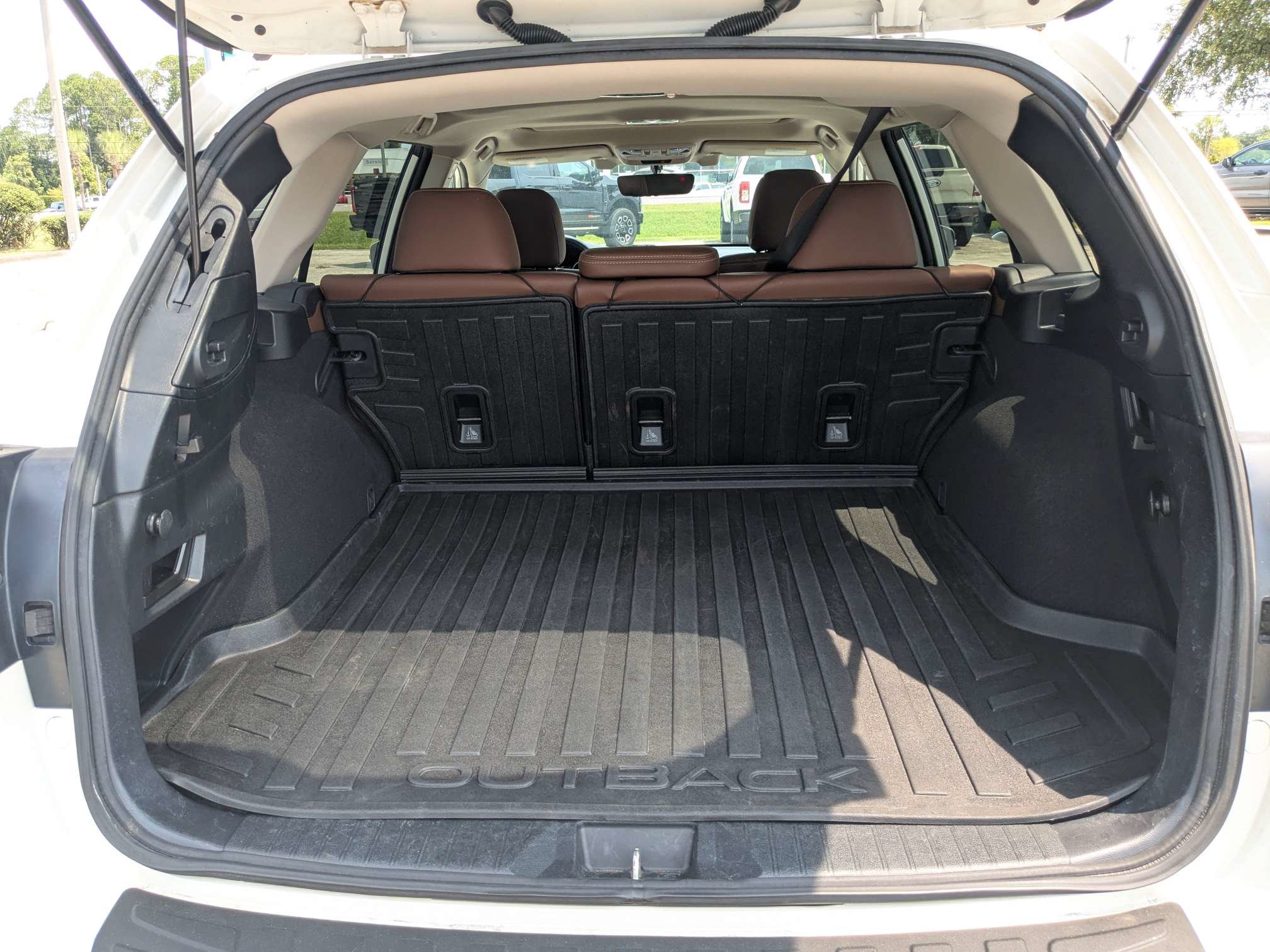 Used 2019 Subaru Outback 3.6R Touring w/ Protection Package #1 AWD/4WD image 13