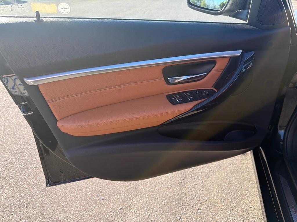 Used 2018 BMW 330i xDrive Sedan image 10