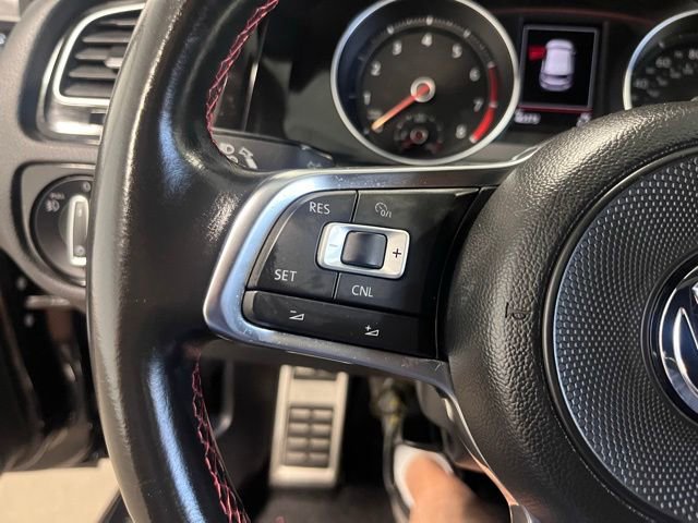 Used 2018 Volkswagen Golf 4-Door image 25