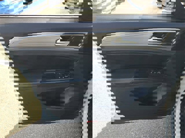 Used 2019 Volkswagen Atlas SE w/ Towing Package image 15