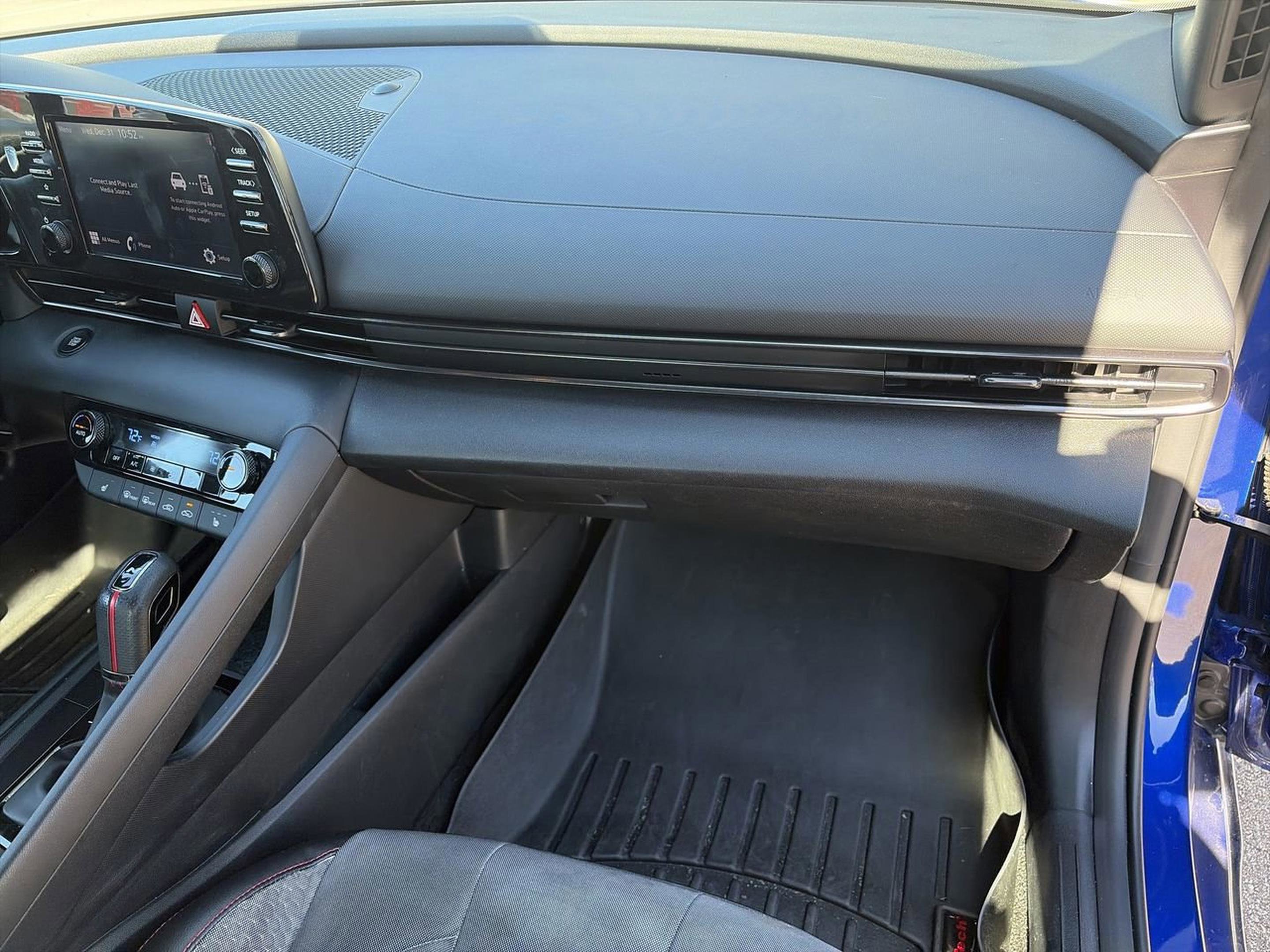 Certified 2022 Hyundai Elantra N Line image 17