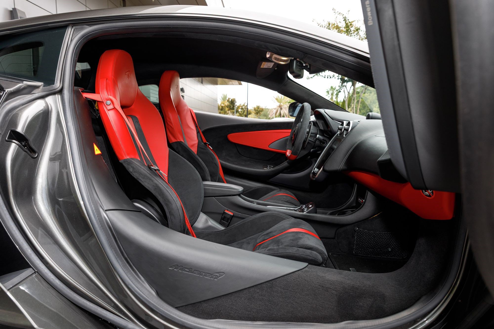 Used 2019 McLaren 570S Coupe RWD image 33
