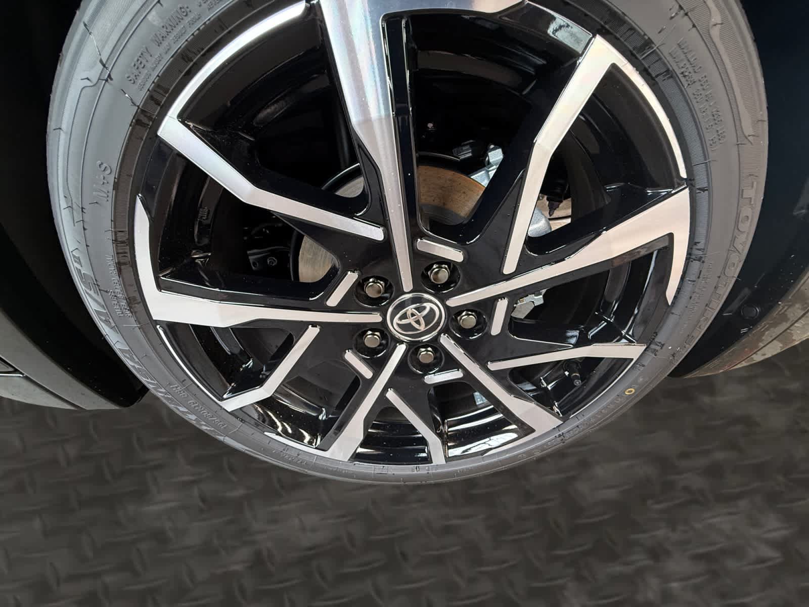 New 2026 Toyota Prius Plug-In Hybrid FWD image 9