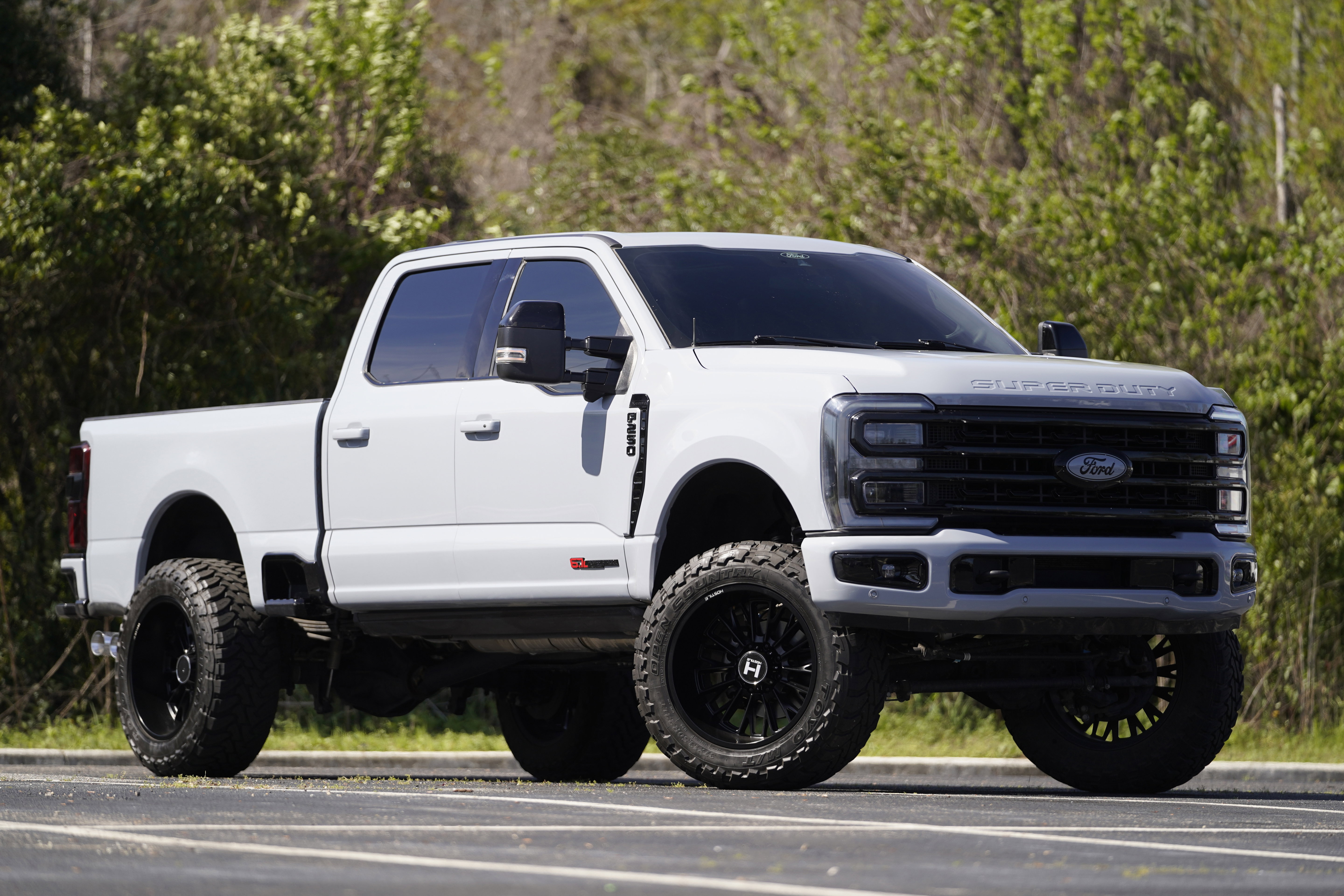 Used 2024 Ford F250 Platinum image 2
