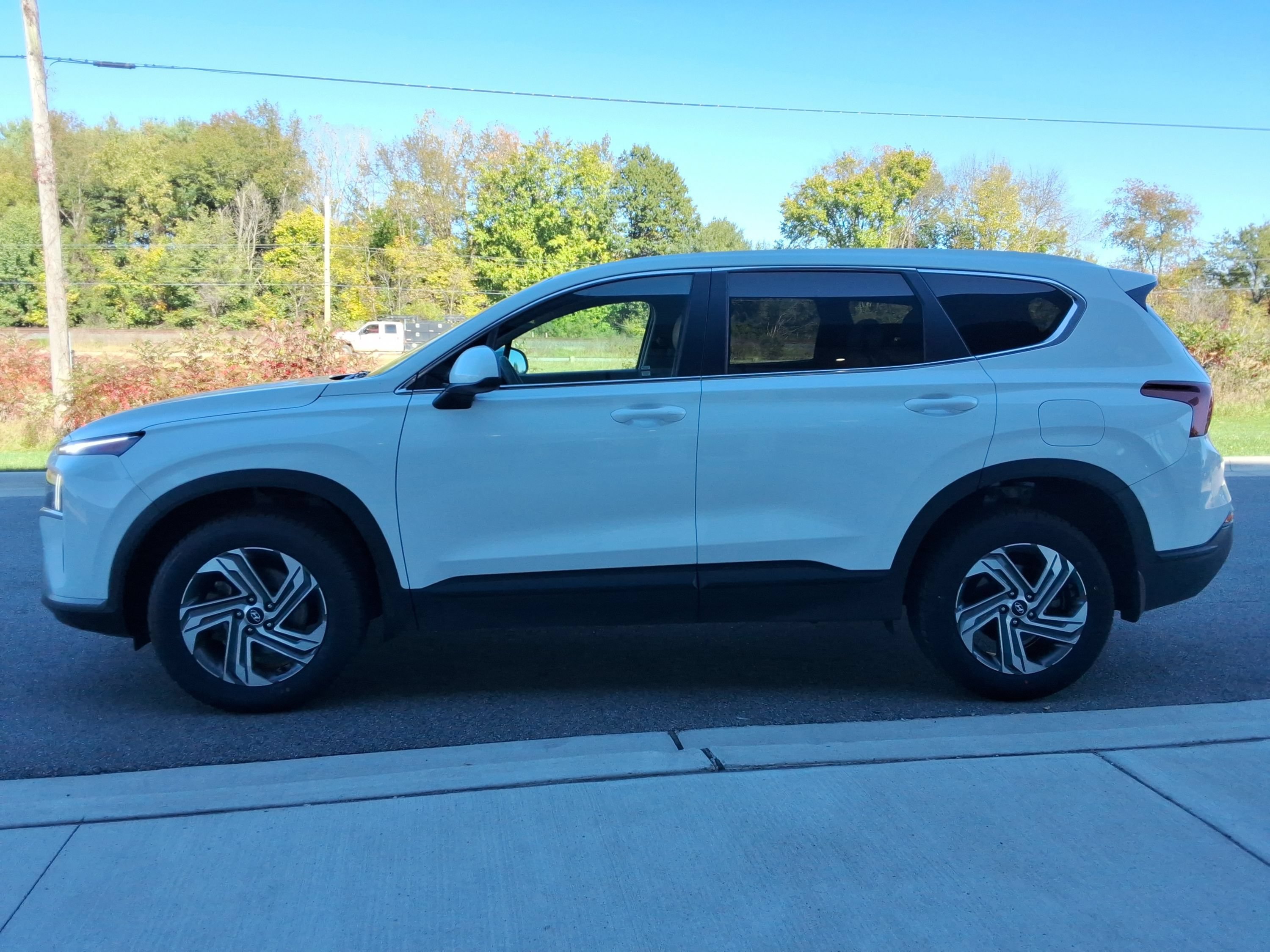 Used 2023 Hyundai Santa Fe SE AWD/4WD image 9