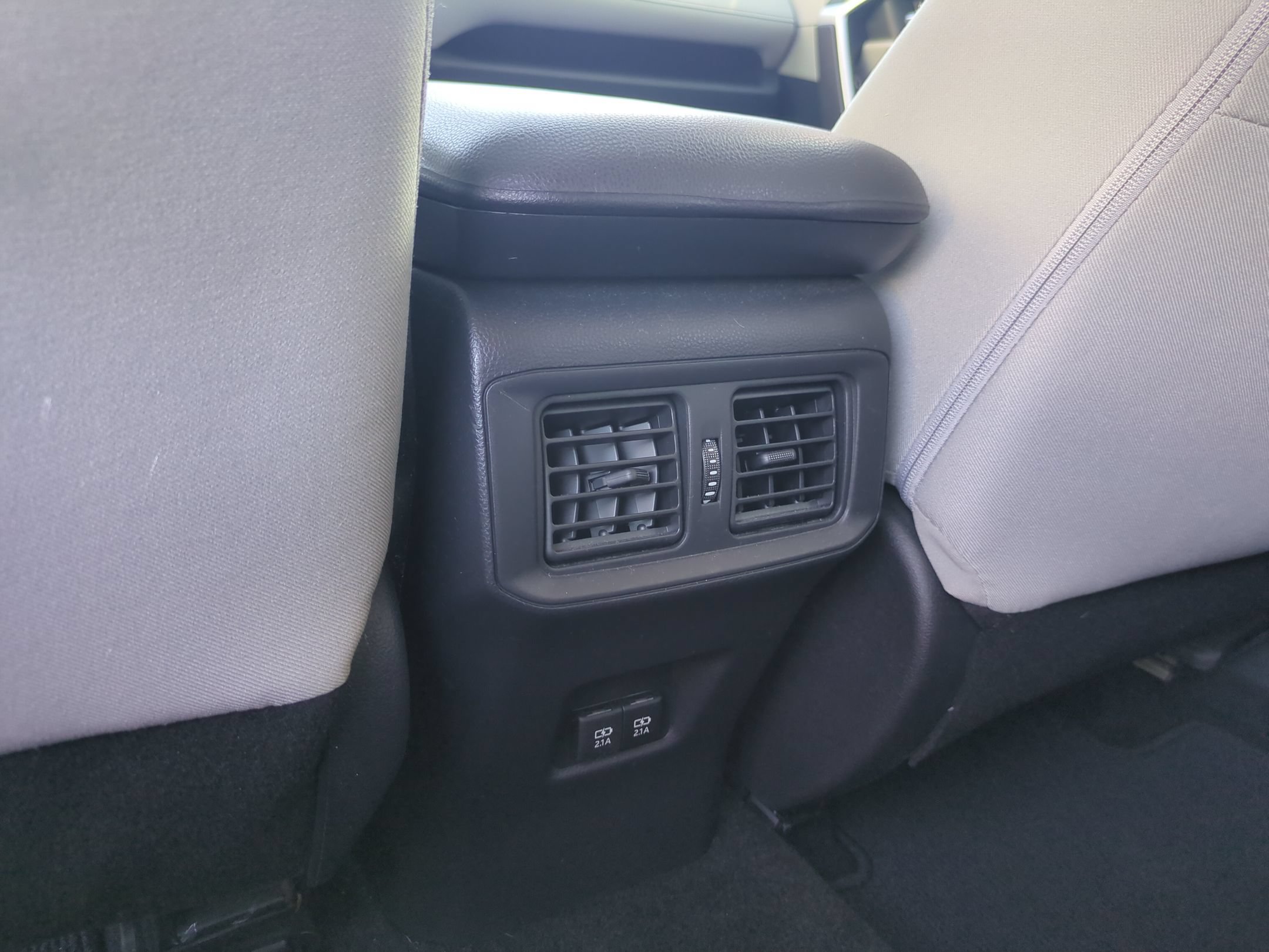 Used 2019 Toyota RAV4 XLE FWD image 29