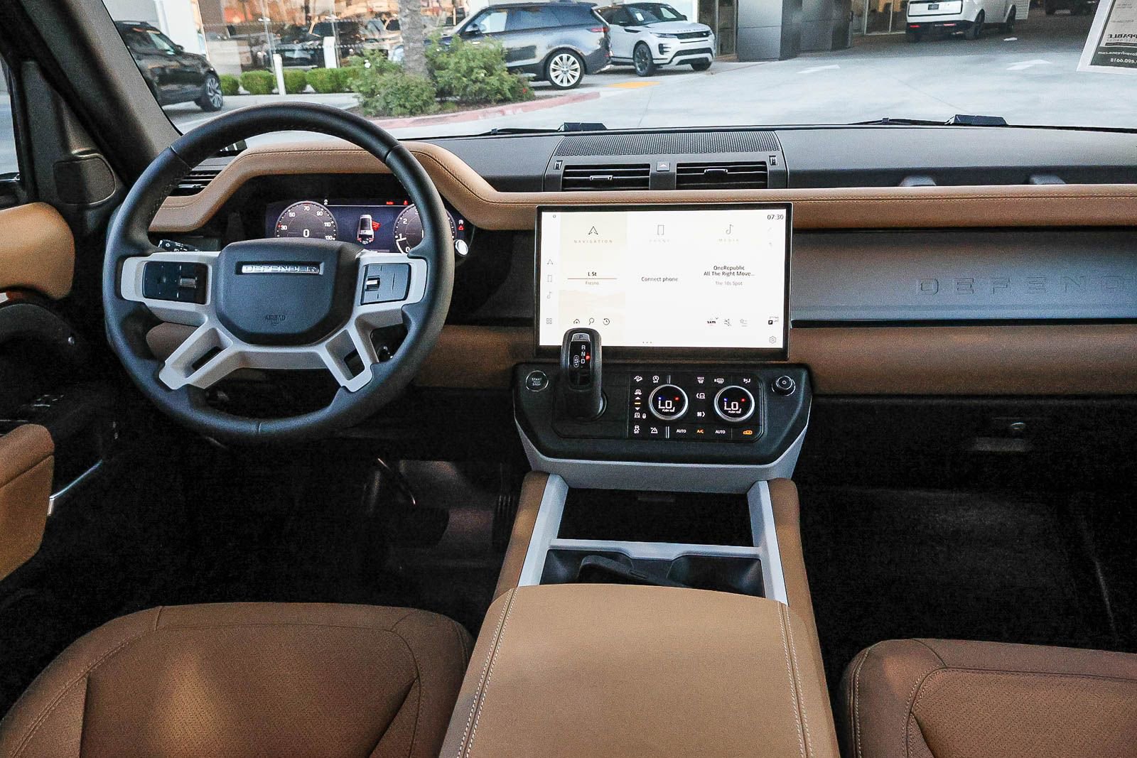 New 2026 Land Rover Defender 130 X-Dynamic SE image 19