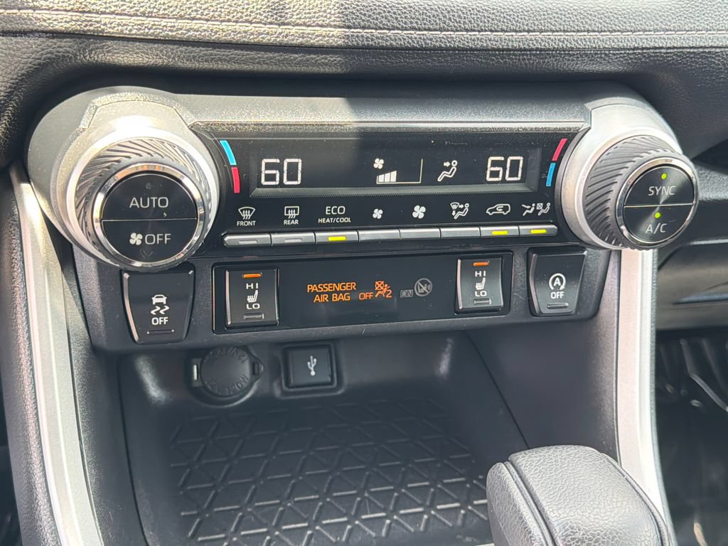 Used 2021 Toyota RAV4 XLE w/ Convenience Package AWD/4WD image 30