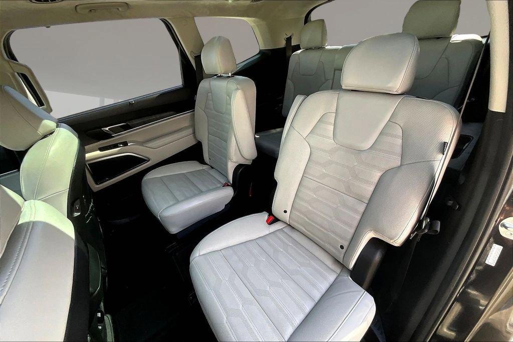 Used 2024 Kia Telluride SX Prestige w/ Towing Package AWD/4WD image 20