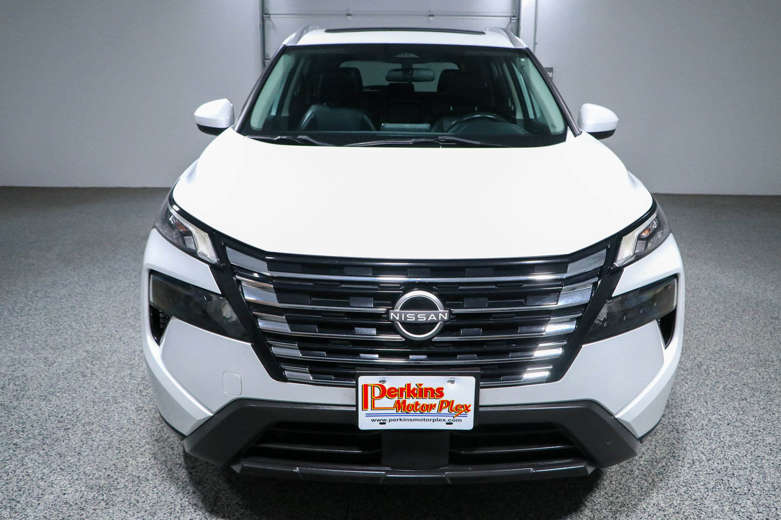 Used 2024 Nissan Rogue SV w/ SV Premium Package FWD image 4