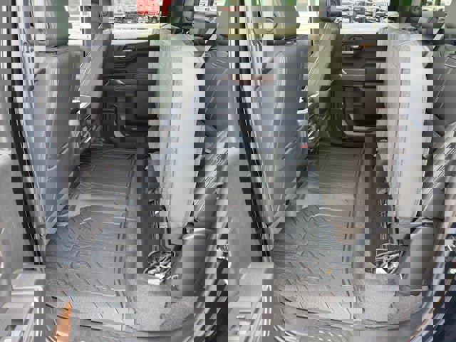 Used 2022 Chevrolet Silverado 1500 High Country w/ Technology Package image 17