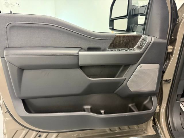 New 2026 Ford F350 4x4 Crew Cab Super Duty image 11