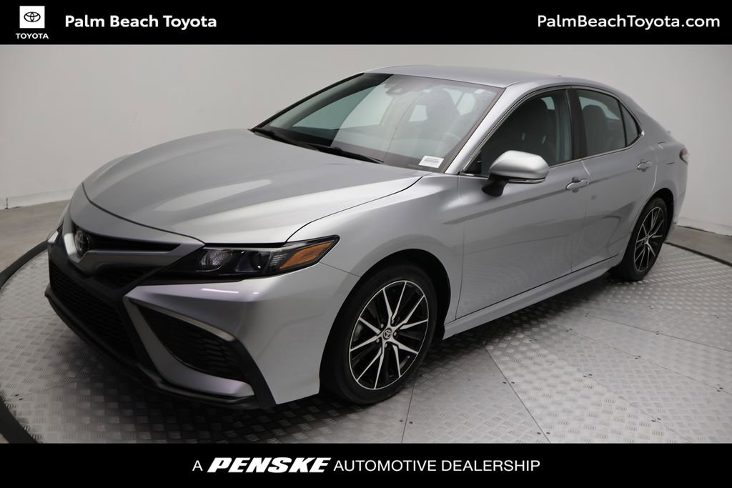 Certified 2024 Toyota Camry SE w/ Convenience Package FWD image 1