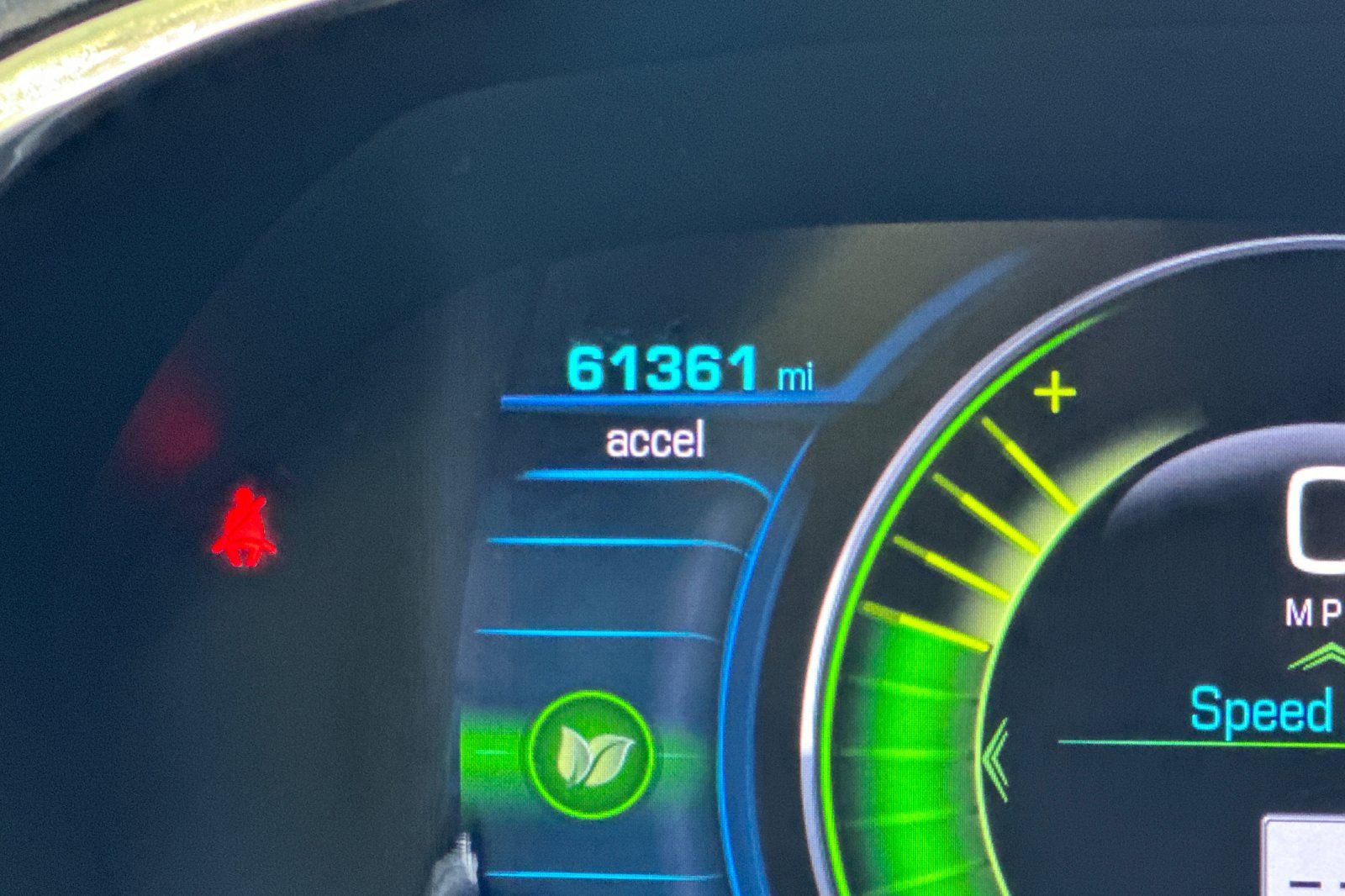 Used 2017 Chevrolet Volt Premier w/ Driver Confidence II Package FWD image 3