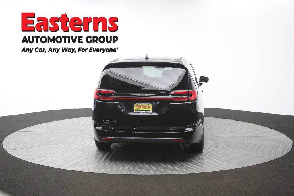 Used 2023 Chrysler Pacifica Touring-L FWD image 40