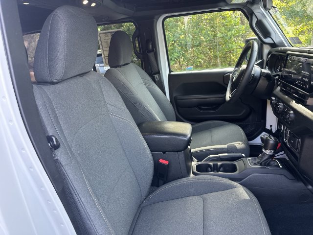 Used 2024 Jeep Wrangler Unlimited w/ Convenience Group AWD/4WD image 28