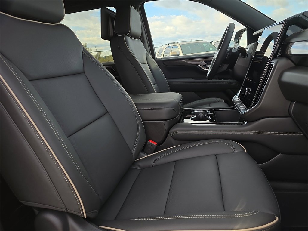 New 2026 GMC Yukon Elevation image 10