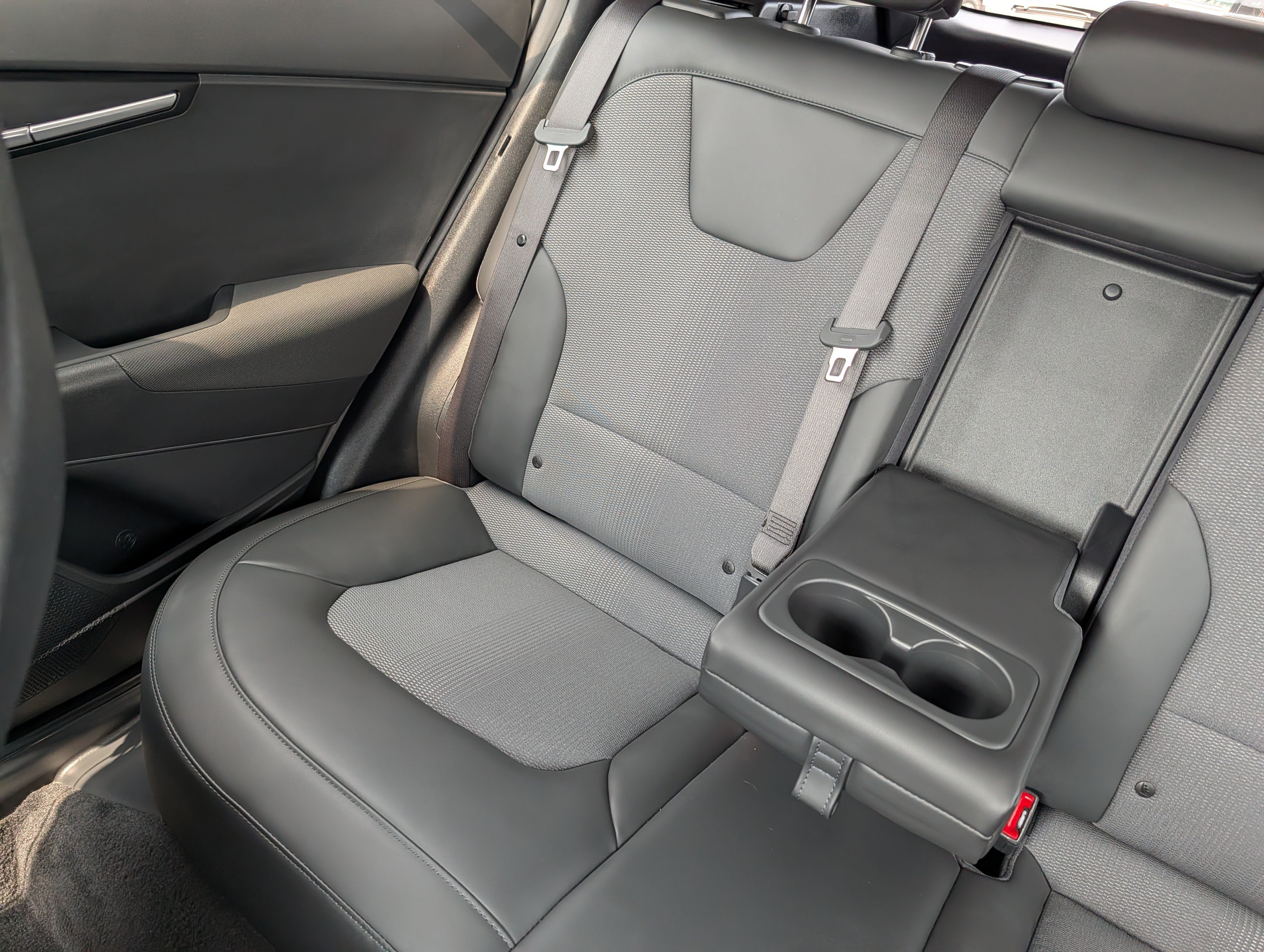 Certified 2024 Kia Niro EX w/ EX Cold Weather Package FWD image 12