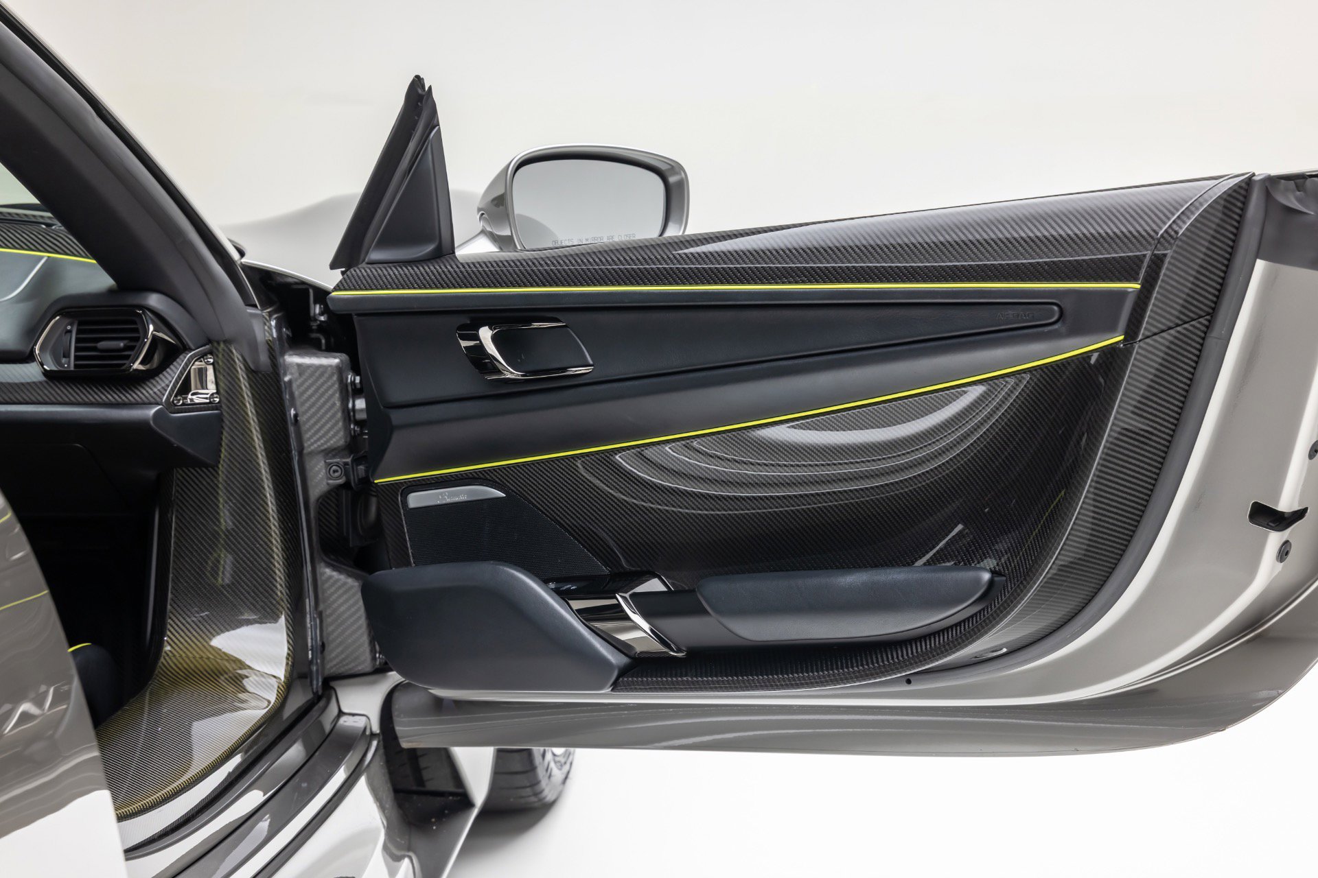 Used 2015 Porsche 918 Spyder AWD/4WD image 37