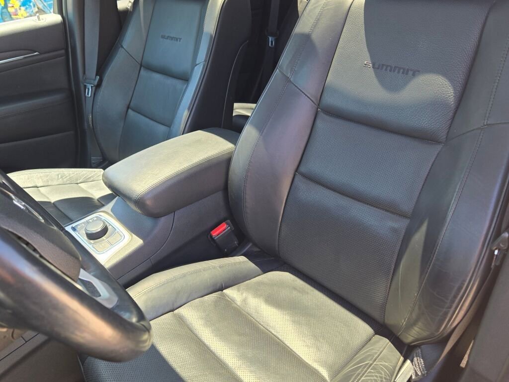 Used 2018 Jeep Grand Cherokee Summit AWD/4WD image 22