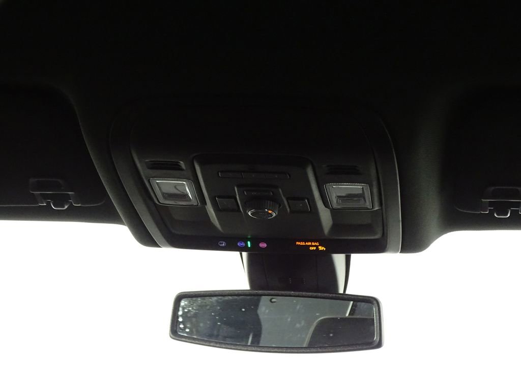 Used 2022 GMC Yukon SLT w/ SLT Luxury Package image 30