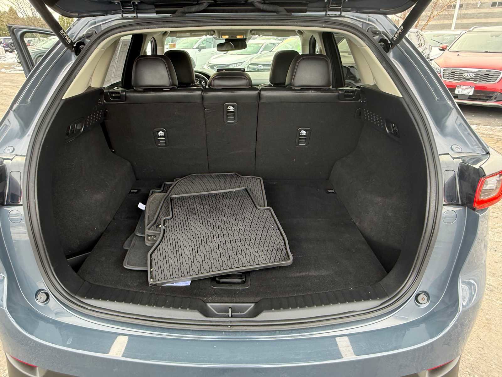 Certified 2023 MAZDA CX-5 Carbon Edition image 30