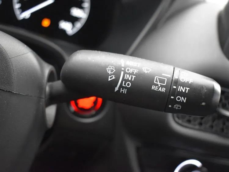 Used 2025 Honda HR-V LX image 25