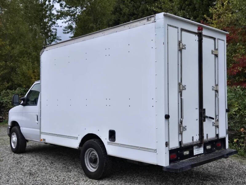 Used 2015 Ford E-350 and Econoline 350 Super Duty w/ Power Windows & Locks Group RWD image 9