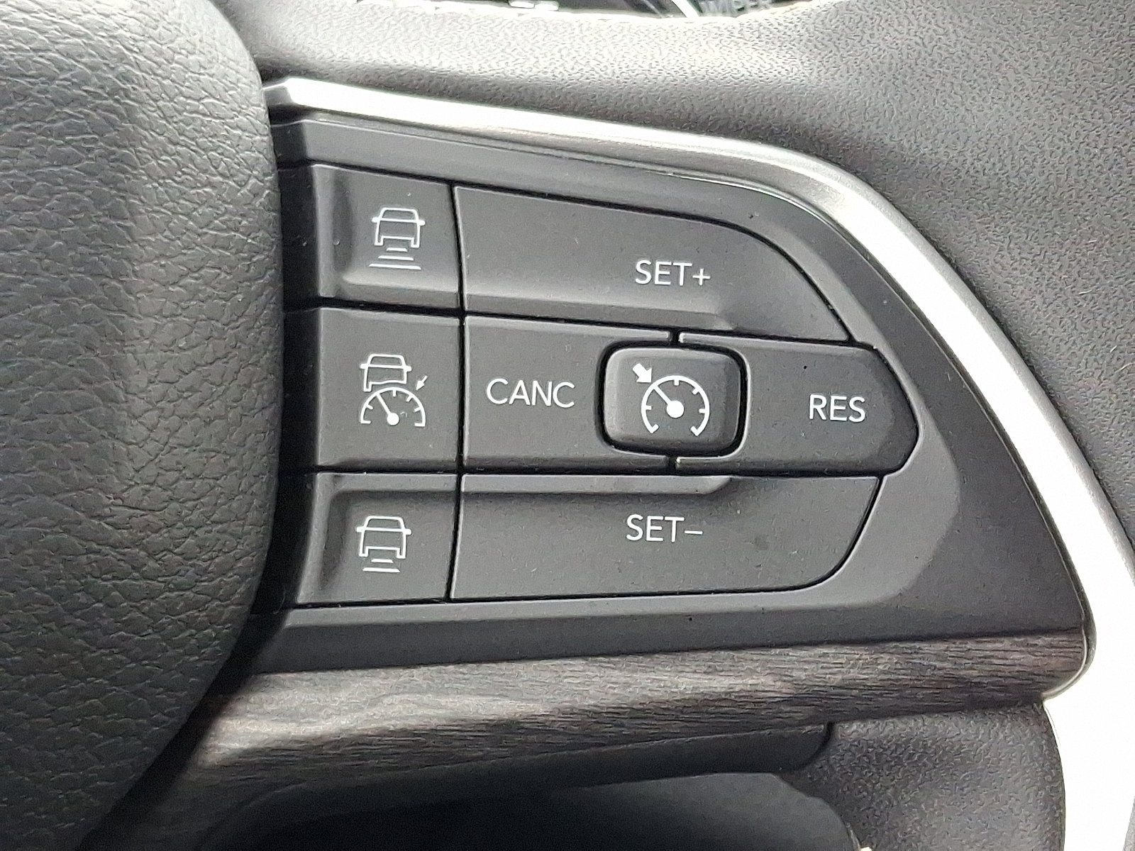 Certified 2024 Jeep Grand Cherokee L Limited image 21