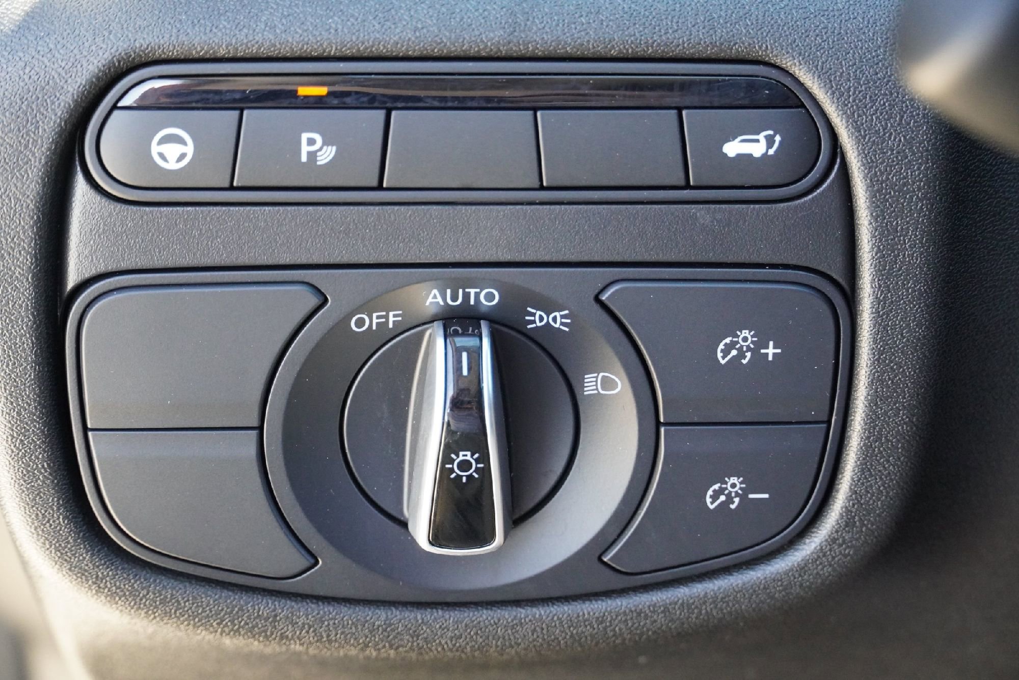 Certified 2024 INFINITI QX50 Luxe w/ Accent Package image 23