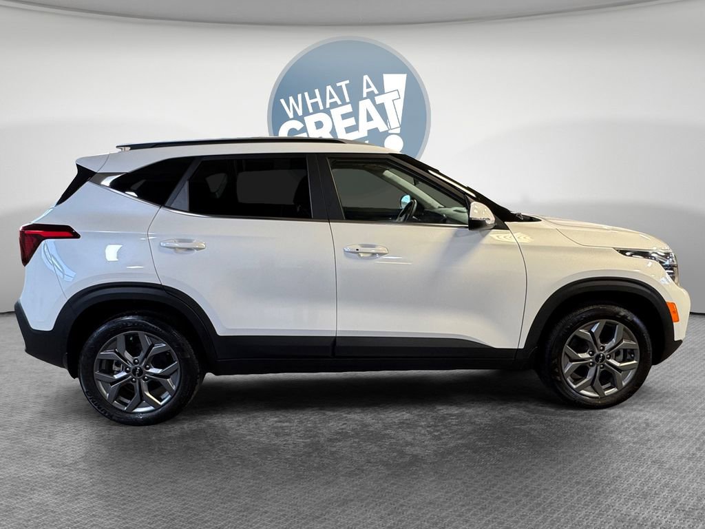 Used 2024 Kia Seltos S AWD/4WD image 2