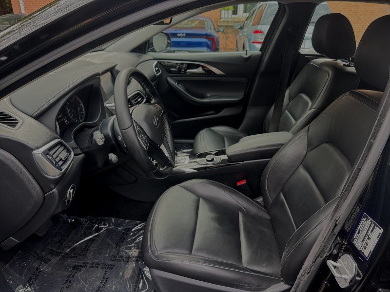 Used 2018 INFINITI QX30 FWD image 15