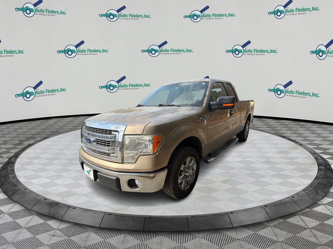 Used 2014 Ford F150 XLT w/ XLT Chrome Package image 2