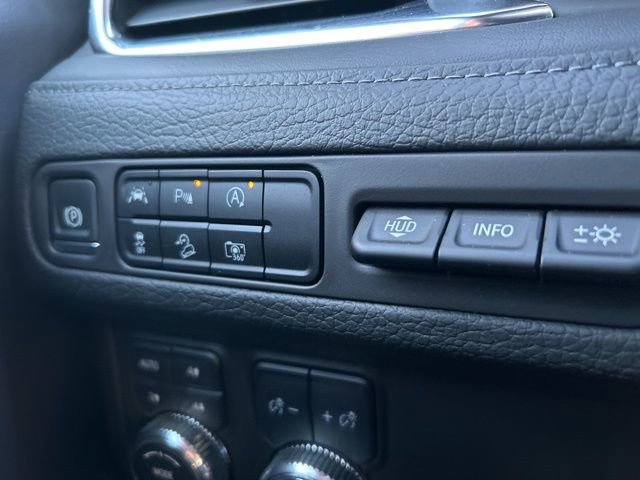 Used 2024 GMC Yukon Denali AWD/4WD image 3