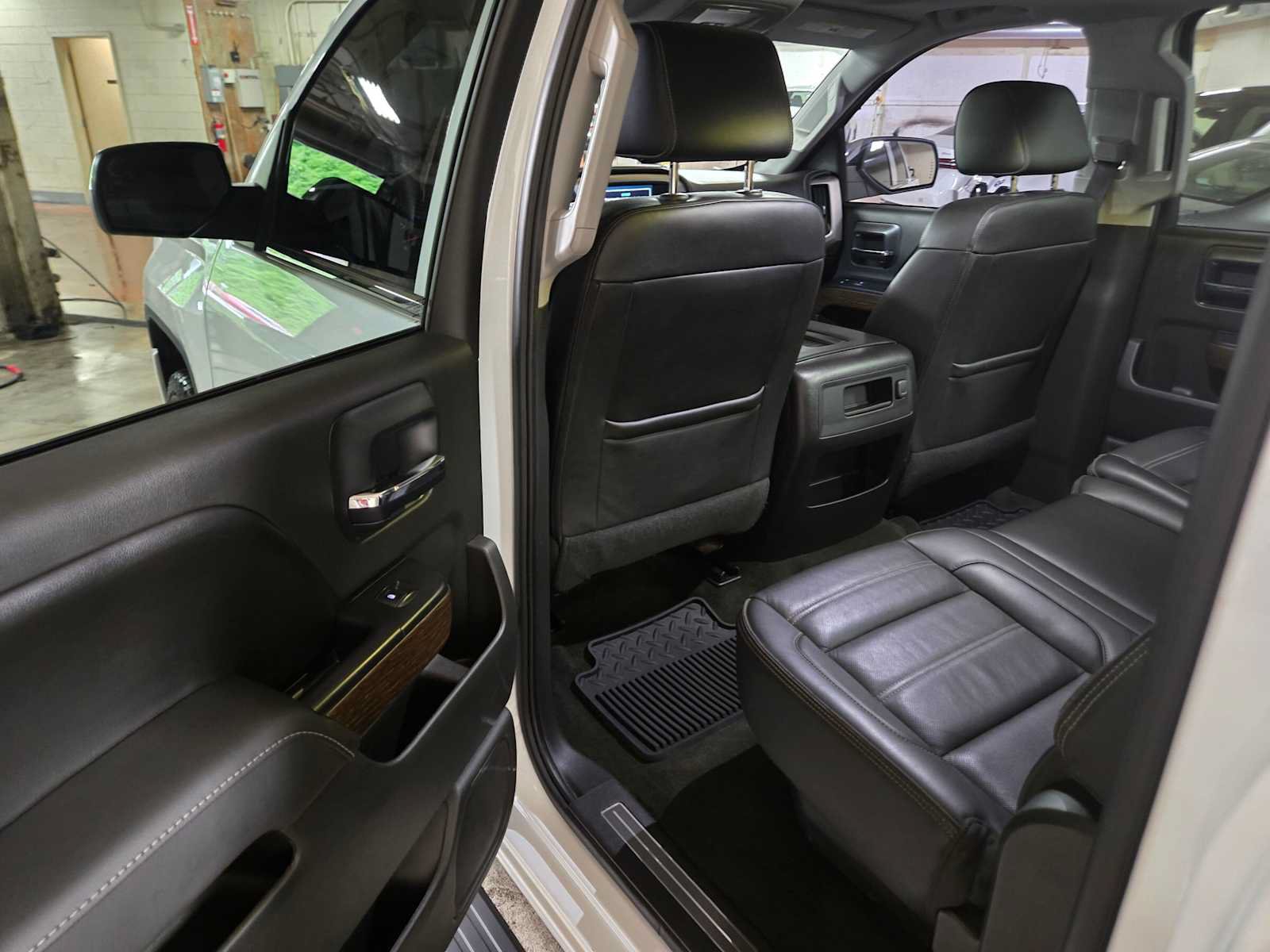 Used 2017 GMC Sierra 1500 Denali w/ Denali Ultimate Package AWD/4WD image 16