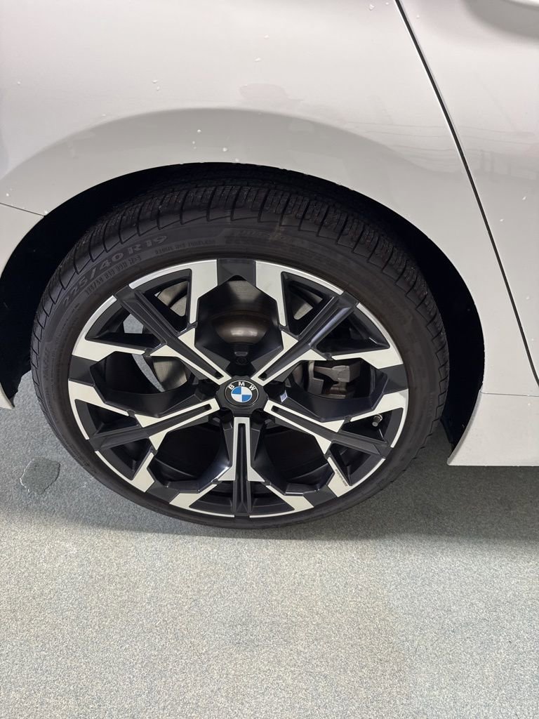 Used 2025 BMW 330i xDrive Sedan w/ Premium Package image 23