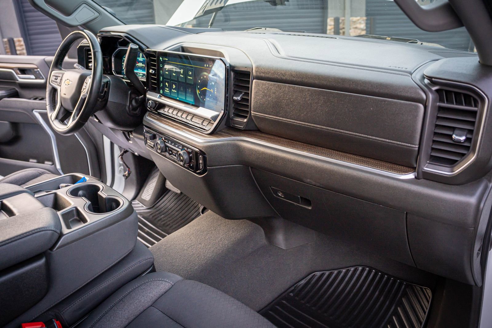 Used 2024 Chevrolet Silverado 2500 LT w/ Convenience Package image 34