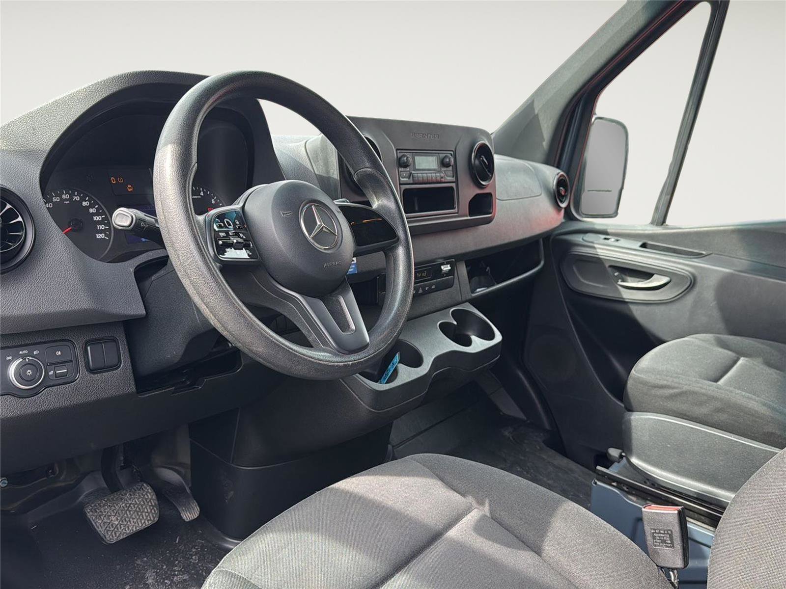Used 2021 Mercedes-Benz Sprinter 2500 image 15