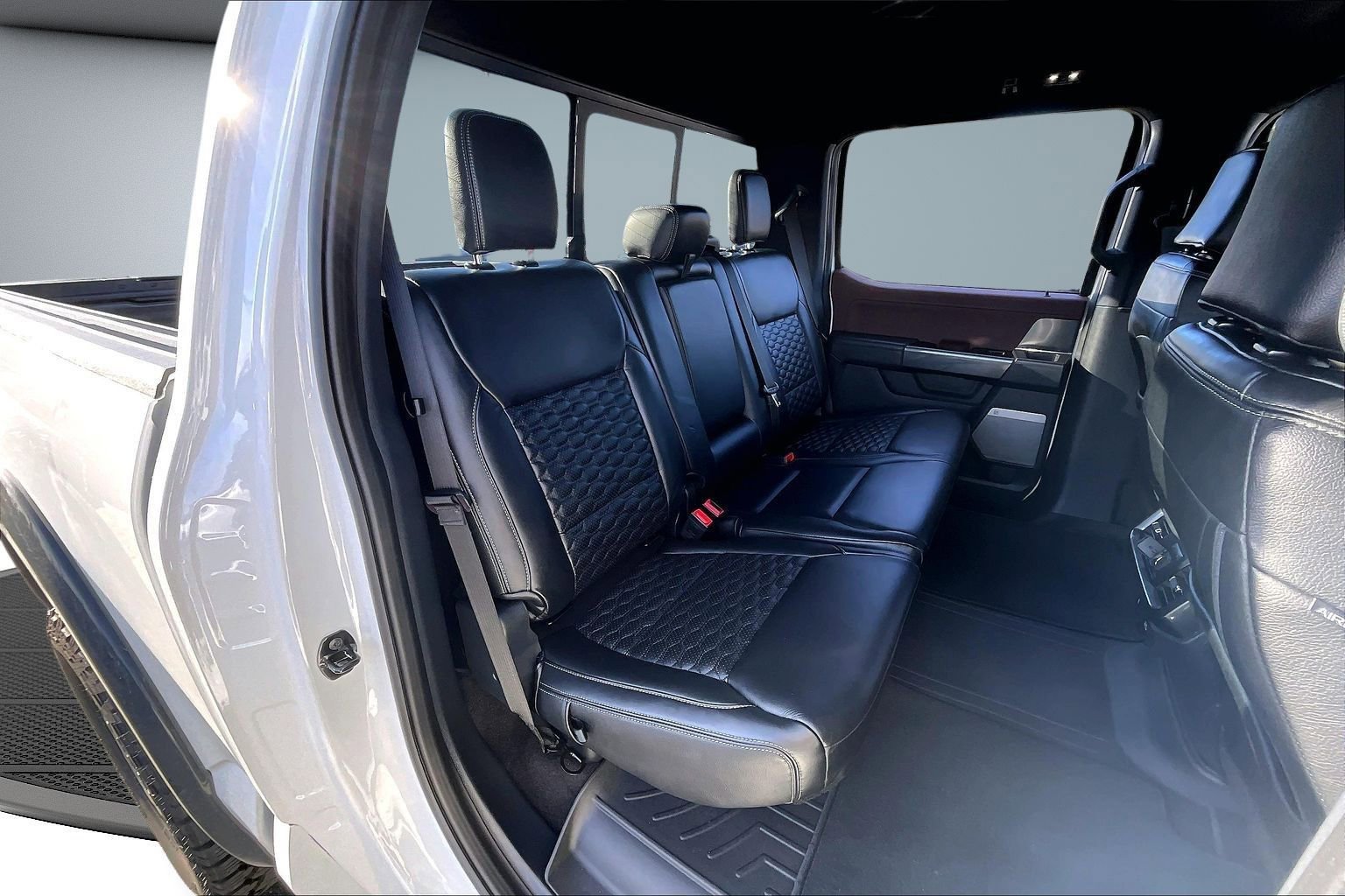 Used 2022 Ford F150 Lariat w/ Equipment Group 502A High image 24