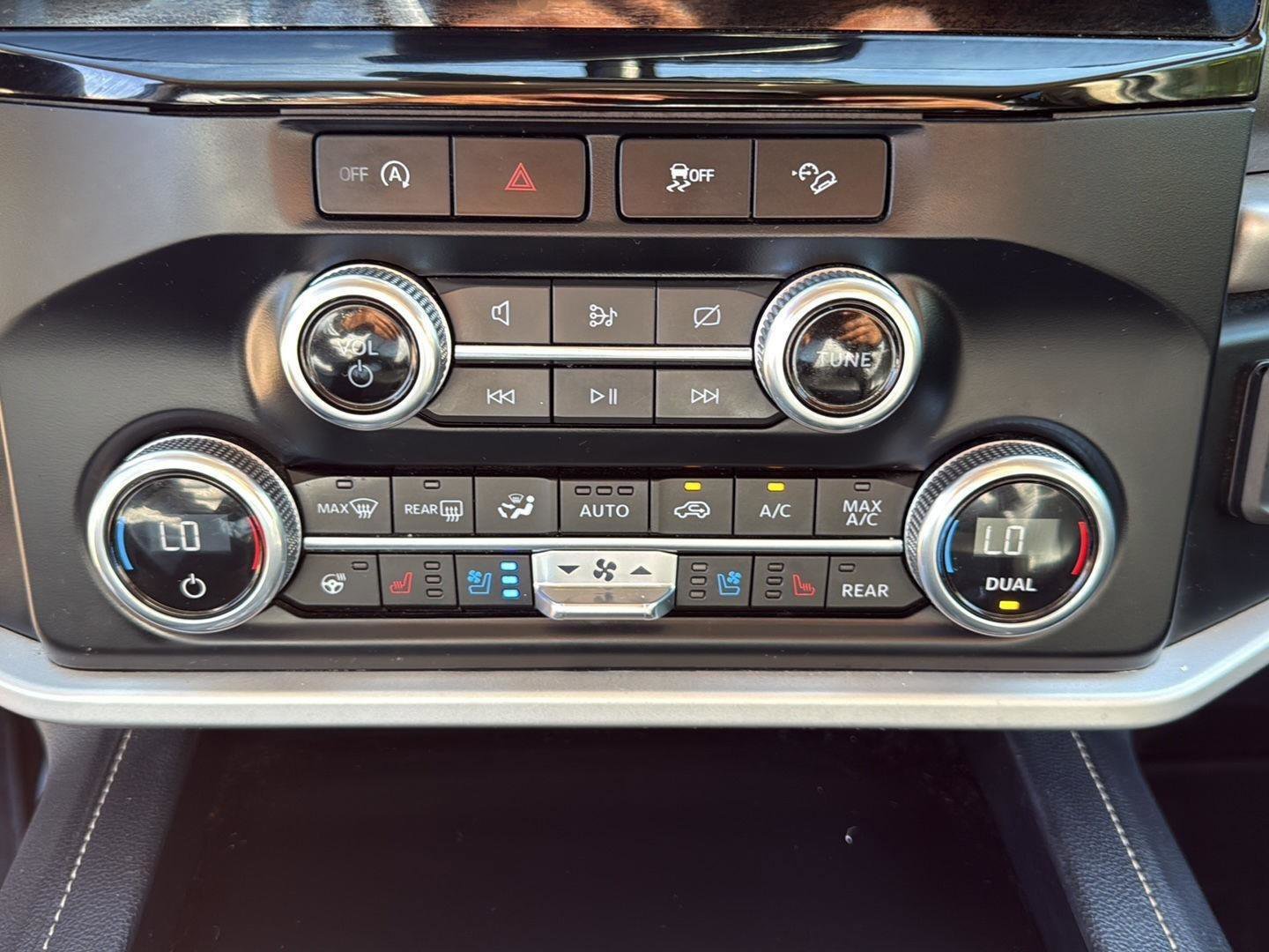 Used 2024 Ford Expedition Max XLT image 19