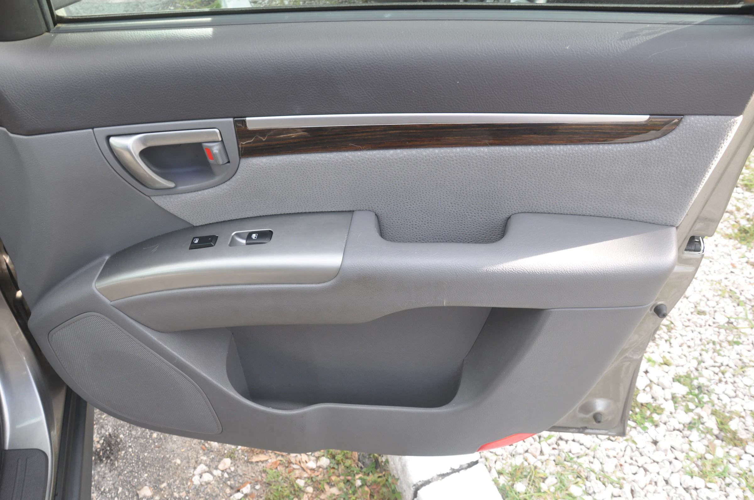 Used 2011 Hyundai Santa Fe SE FWD image 29