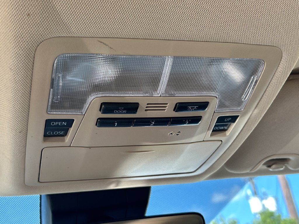 Used 2019 Toyota Highlander XLE FWD image 21