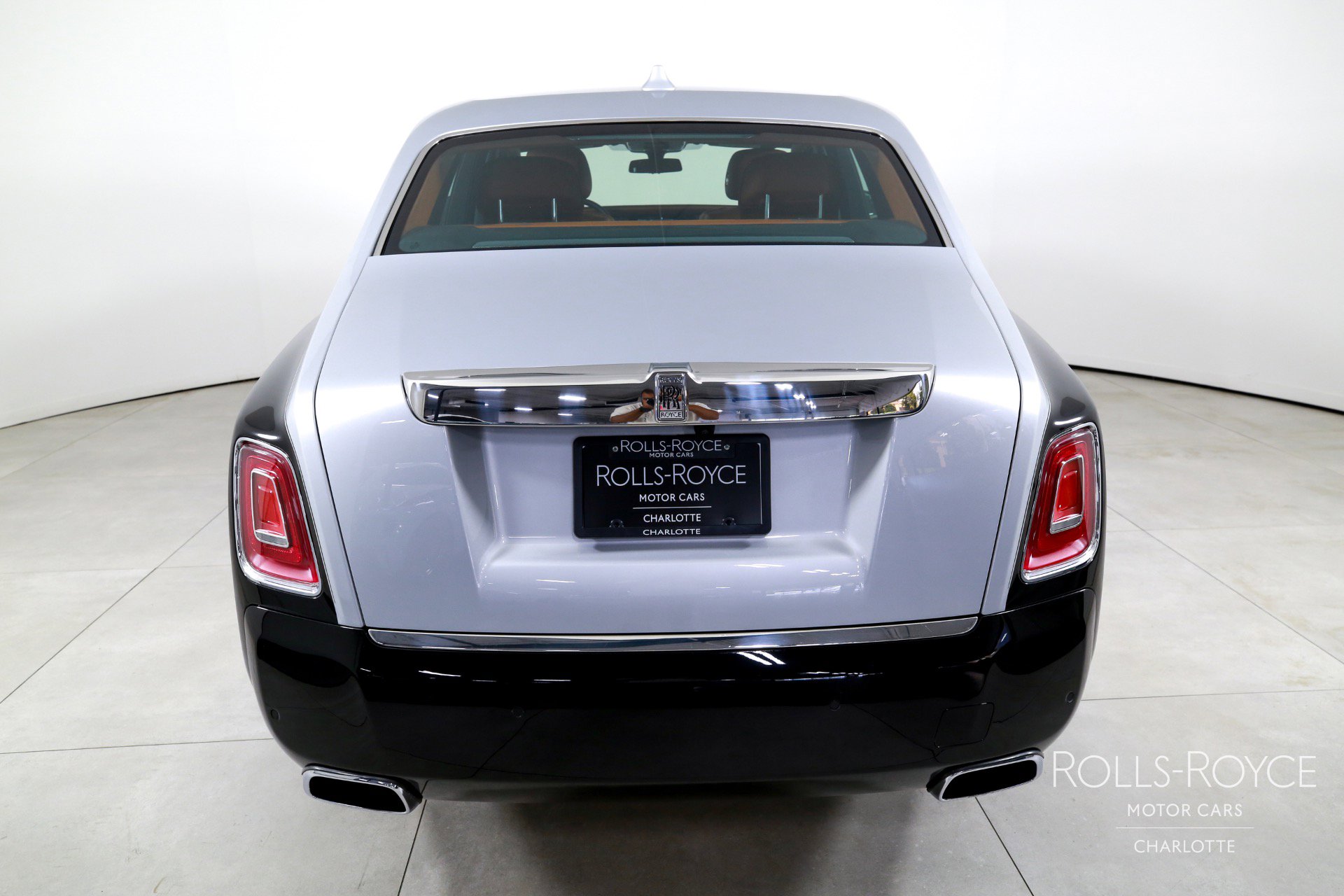 Used 2018 Rolls-Royce Phantom Sedan image 9