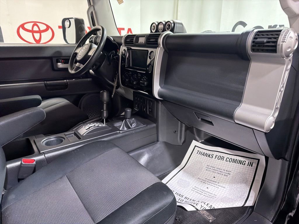 Used 2010 Toyota FJ Cruiser 4WD image 11