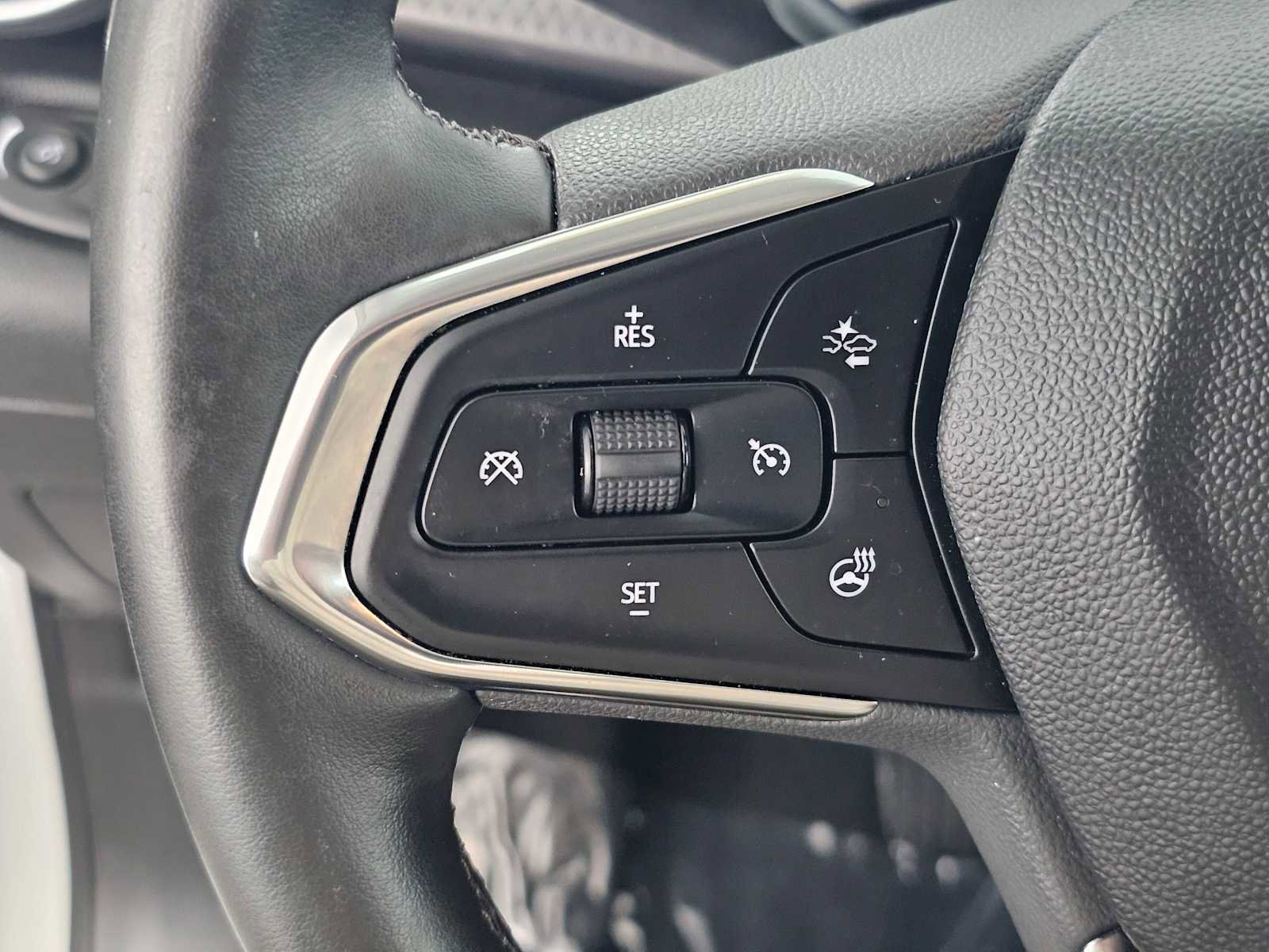 Used 2024 Chevrolet Trax ACTIV w/ Sunroof Package FWD image 27