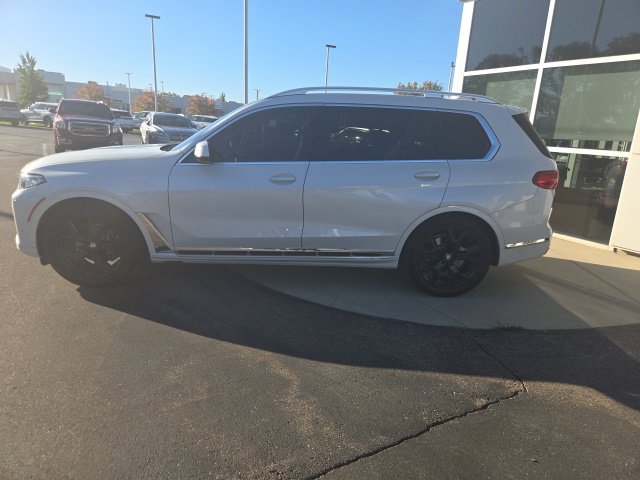 Used 2022 BMW X7 xDrive40i w/ Parking Assistance Package AWD/4WD image 4