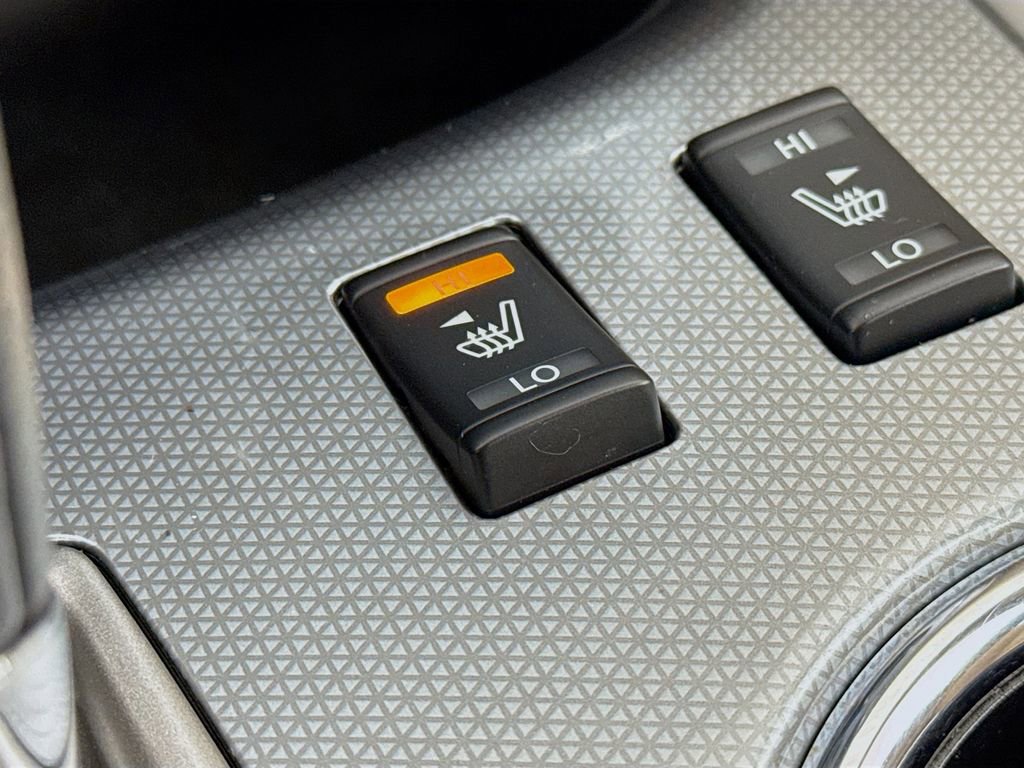 Used 2017 Nissan Pathfinder SL image 19