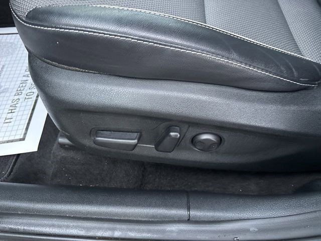 Used 2022 Kia Niro EX w/ Cold Weather Package image 12