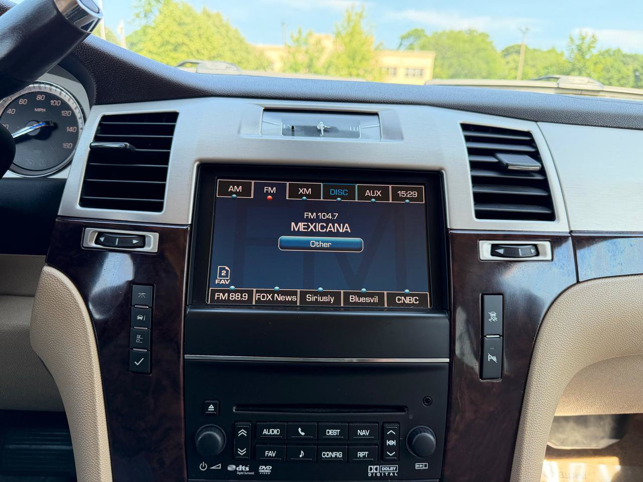 Used 2011 Cadillac Escalade EXT Luxury AWD/4WD image 13