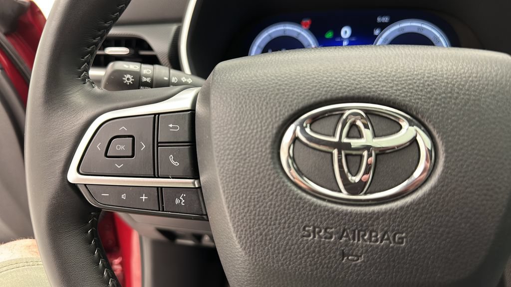 Used 2025 Toyota Highlander Limited AWD/4WD image 18